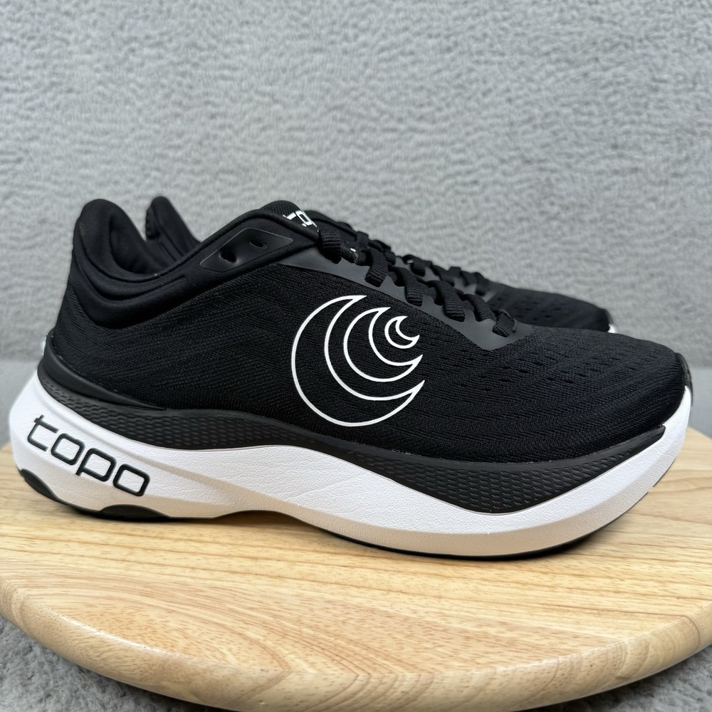 Topo Athletic Aura Womens Size 9 Black White 5mm Drop Road Running Shoes
